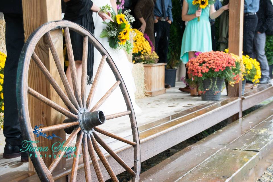 Loft Country Weddings & Carriages