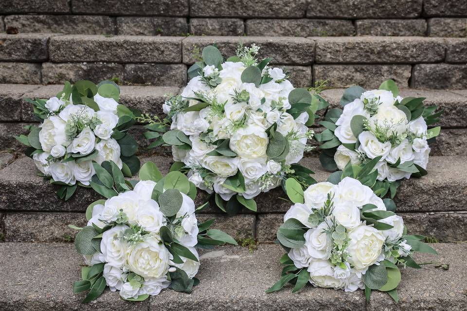 Faux Ivory white bouquets