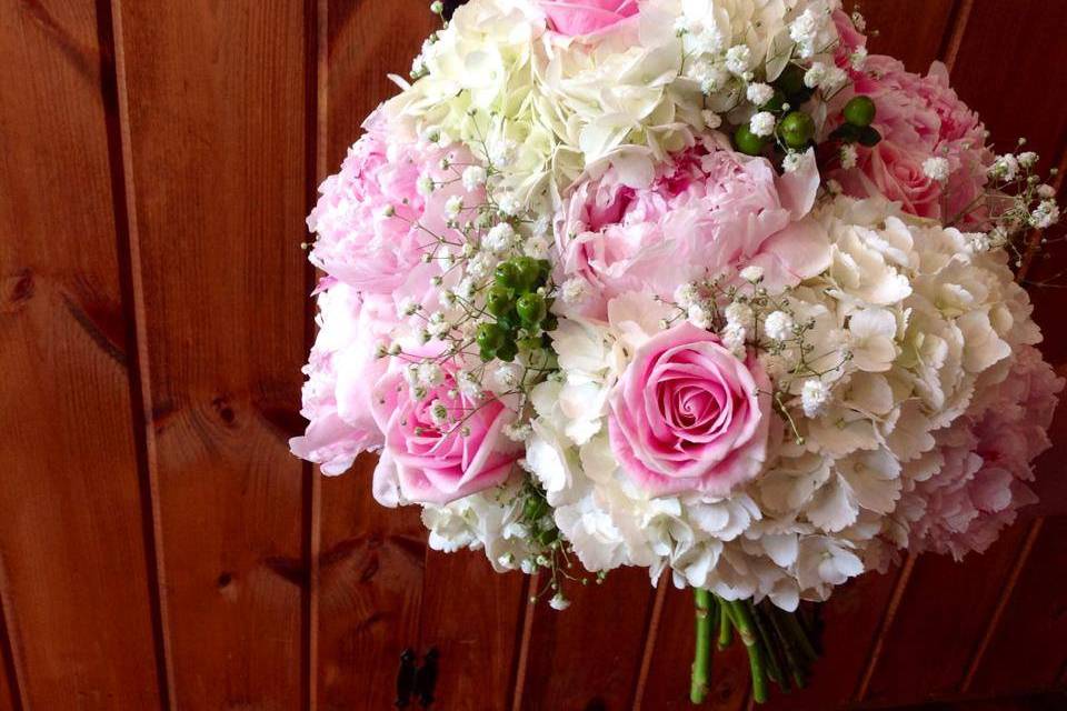 Pink and white bouquet