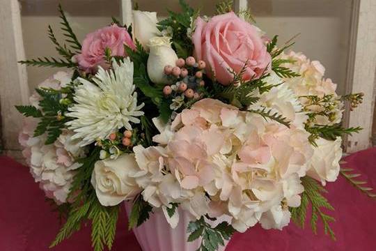 Pink table arrangment