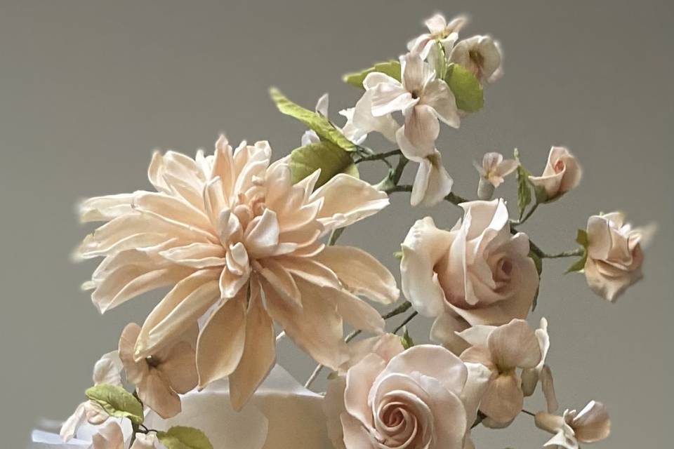 Sugar flowers by hand