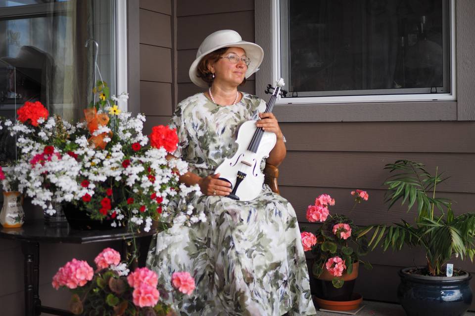 Violin for outdoor ceremonies