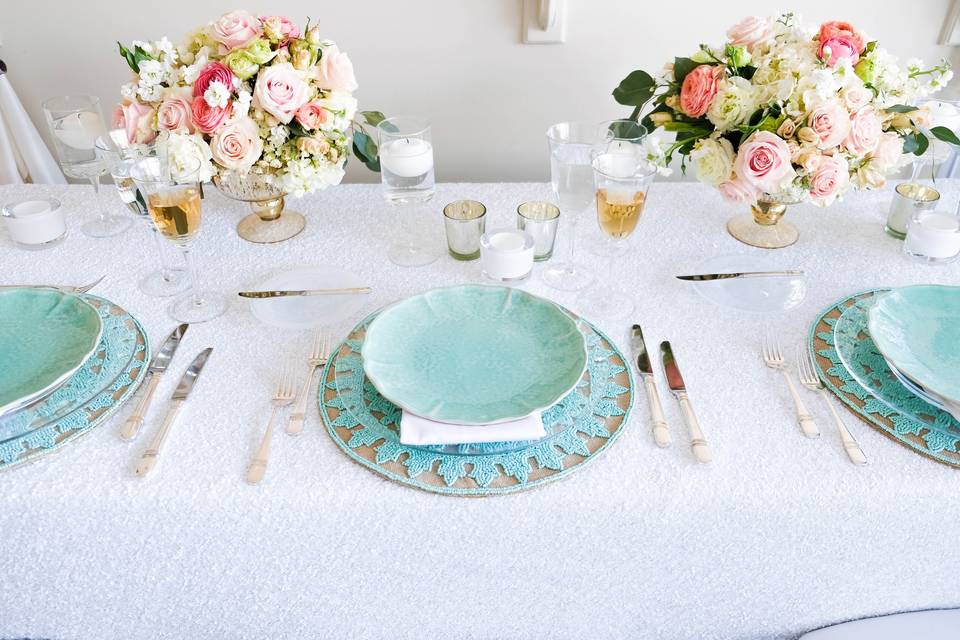 Chic beach table design