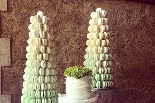 Macaron Towers Cake - Whippt
