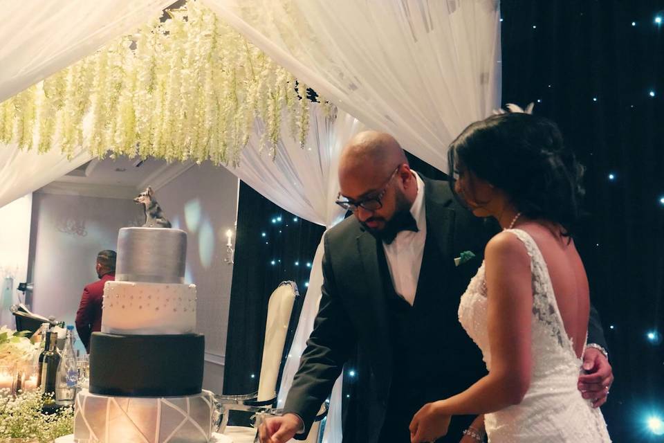 Cake cutting